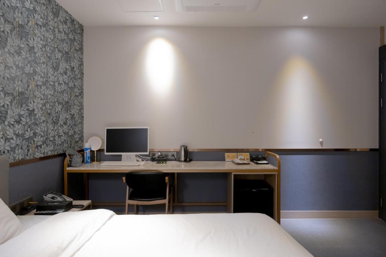 Hound Hotel Seomyeon-Beomcheon Busan Exterior photo