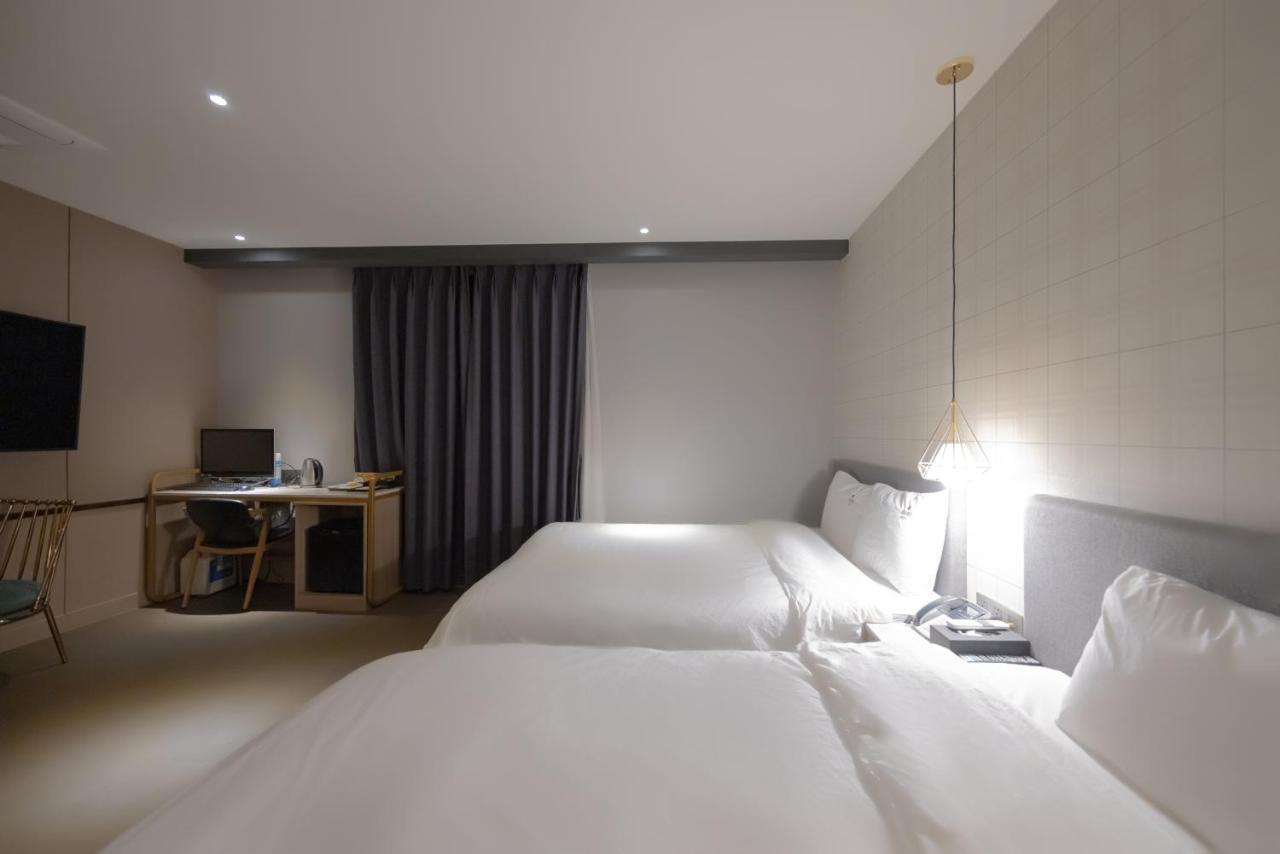 Hound Hotel Seomyeon-Beomcheon Busan Exterior photo